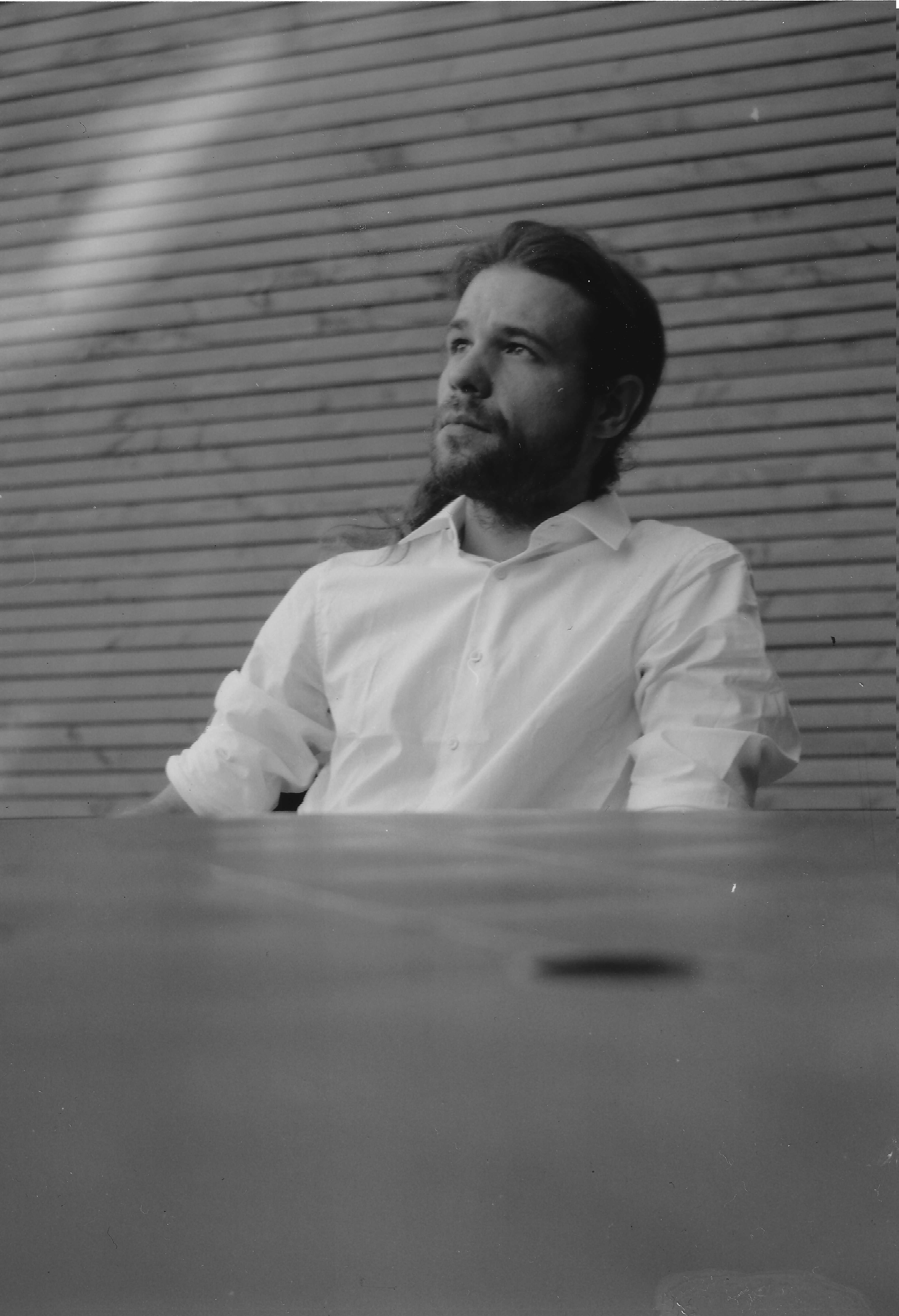 Andreas Amann mit Analogkamera